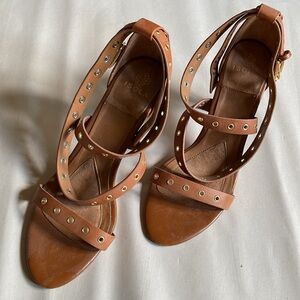 Grommet strap sandals